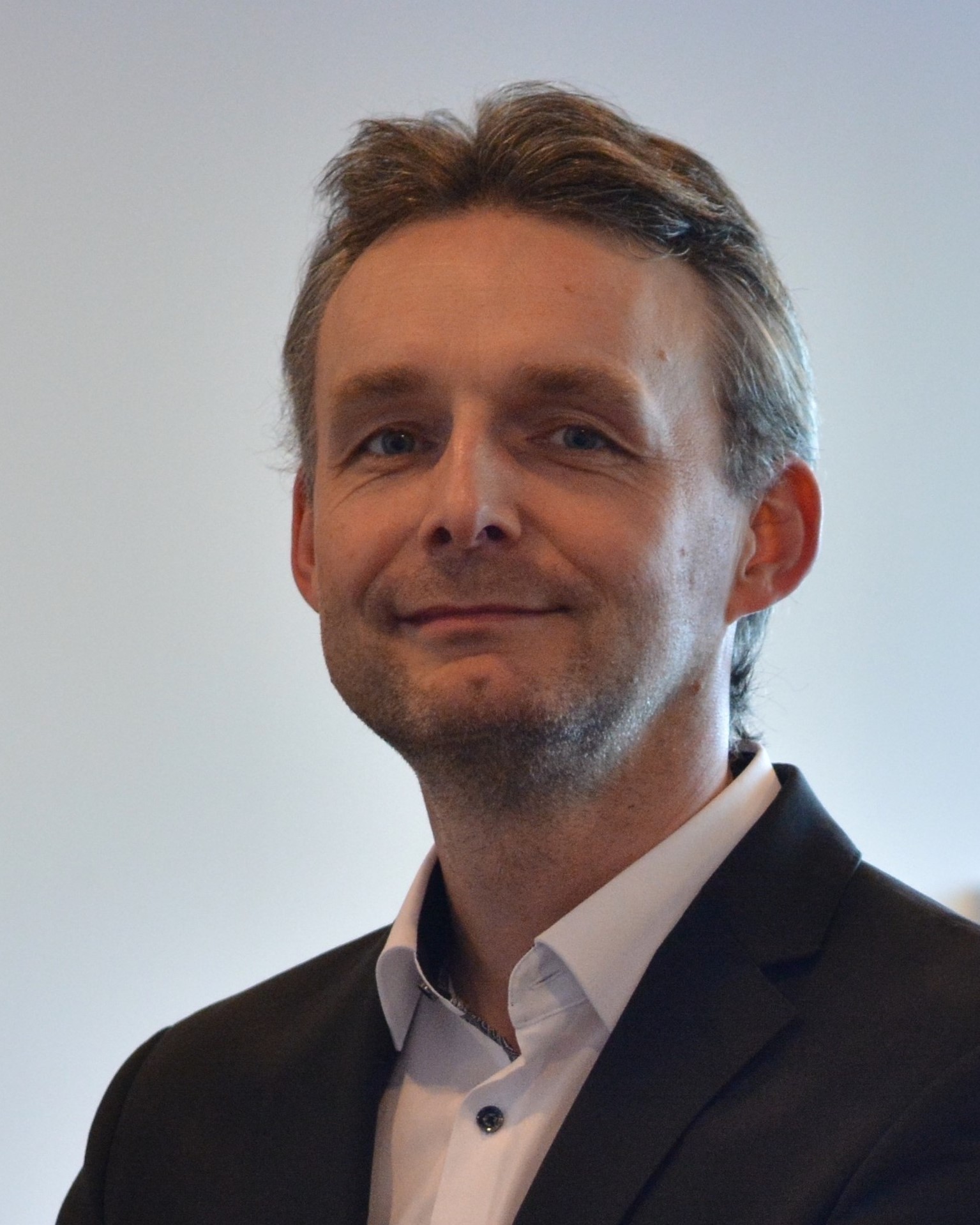 Dr. Kim Lauenroth, Adesso