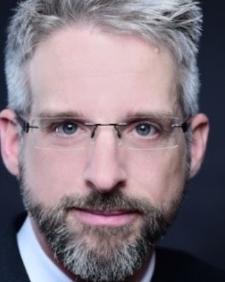 Réne Führer, Generali